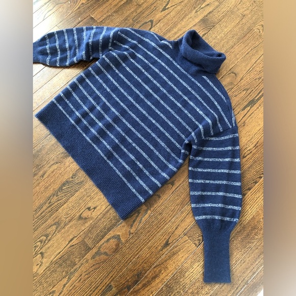 LOFT Women’s M Navy Blue & Silver Striped Turtleneck Sweater w/Puffed Sleeves - Picture 2 of 8